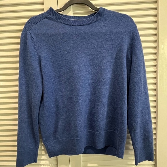 Banana Republic 100% merino wool crewneck no pilling or signs of wear - Picture 2 of 6